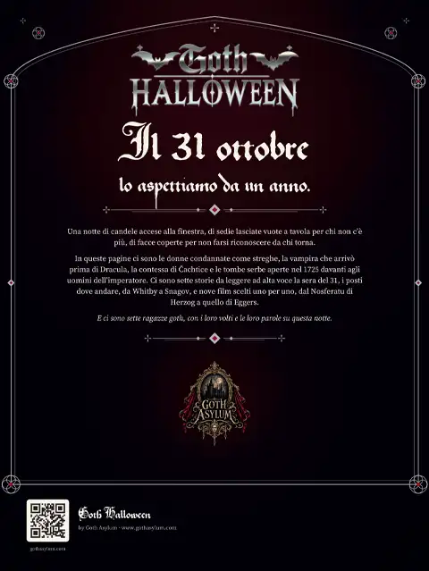 La quarta di copertina di Goth Halloween: su fondo nero e vinaccia, dentro una cornice ad arco con piccoli rombi rossi, il titolo in argento, la frase Il 31 ottobre lo aspettiamo da un anno, il testo di presentazione, lo stemma di Goth Asylum e in basso un codice QR.
